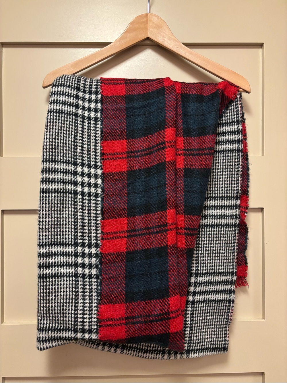 ZARA Houndstooth Plaid Reversible Two Sided Patterned Large Blanket Scarf Fringe